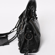 Load image into Gallery viewer, 極美品 BALENCIAGA バレンシアガ クラシック ミニ シティ 2WAY ショルダーバッグ 300295 ロゴ ブラック マットブラック金具 中古 4a004502