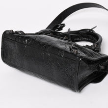 Load image into Gallery viewer, 極美品 BALENCIAGA バレンシアガ クラシック ミニ シティ 2WAY ショルダーバッグ 300295 ロゴ ブラック マットブラック金具 中古 4a004502
