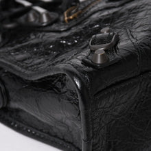 Load image into Gallery viewer, 極美品 BALENCIAGA バレンシアガ クラシック ミニ シティ 2WAY ショルダーバッグ 300295 ロゴ ブラック マットブラック金具 中古 4a004502