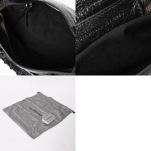 Load image into Gallery viewer, 極美品 BALENCIAGA バレンシアガ クラシック ミニ シティ 2WAY ショルダーバッグ 300295 ロゴ ブラック マットブラック金具 中古 4a004502