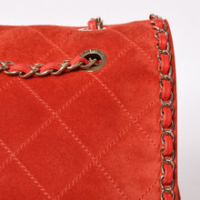 Load image into Gallery viewer, CHANEL シャネル × Pharrell Williams ファレル ウィリアムス マトラッセ XXL チェーンショルダーバッグ 27番台 ココマーク 美品 中古 4a004779CHANEL シャネル × Pharrell Williams ファレル ウィリアムス マトラッセ XXL チェーンショルダーバッグ 27番台 ココマーク 美品 中古 4a004779