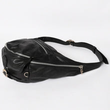 Load image into Gallery viewer, CHROME HEARTS クロムハーツ スナットバッグ XL ダガー ガンスリンガー レザーボディバッグ ウエストバッグ シルバー925 美品 中古 4a004646