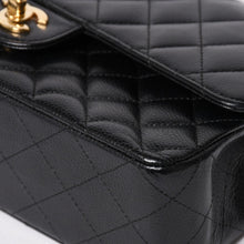 Load image into Gallery viewer, 極美品 CHANEL シャネル マトラッセ25 Wフラップ Wチェーンショルダーバッグ22番台 ココマーク キャビアスキン ブラック 中古 4a004749