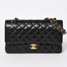 Load image into Gallery viewer, 極美品 CHANEL シャネル マトラッセ25 Wフラップ Wチェーンショルダーバッグ22番台 ココマーク キャビアスキン ブラック 中古 4a004749