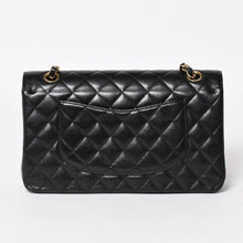 Load image into Gallery viewer, 極美品 CHANEL シャネル マトラッセ25 Wフラップ Wチェーンショルダーバッグ22番台 ココマーク キャビアスキン ブラック 中古 4a004749