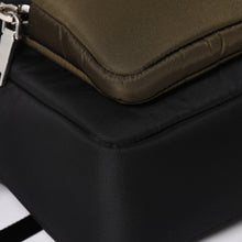 Load image into Gallery viewer, 極美品 PRADA プラダ TESSUTO POCKET ナイロン バックパック リュック ボディバッグ 2VZ044 ブラック カーキ ラバーロゴ テスートナイロン シルバー金具 中古 4a004772
