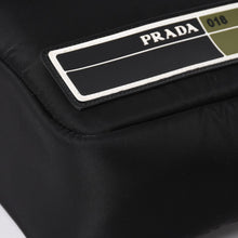Load image into Gallery viewer, 極美品 PRADA プラダ TESSUTO POCKET ナイロン バックパック リュック ボディバッグ 2VZ044 ブラック カーキ ラバーロゴ テスートナイロン シルバー金具 中古 4a004772