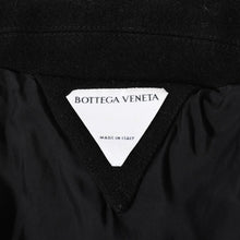 Load image into Gallery viewer, 極美品 BOTTEGAVENETA ボッテガヴェネタ ウールジャケット クロップド ジップアップ 646907 V0AW0 ブラック シルバー金具 中古 4a004823