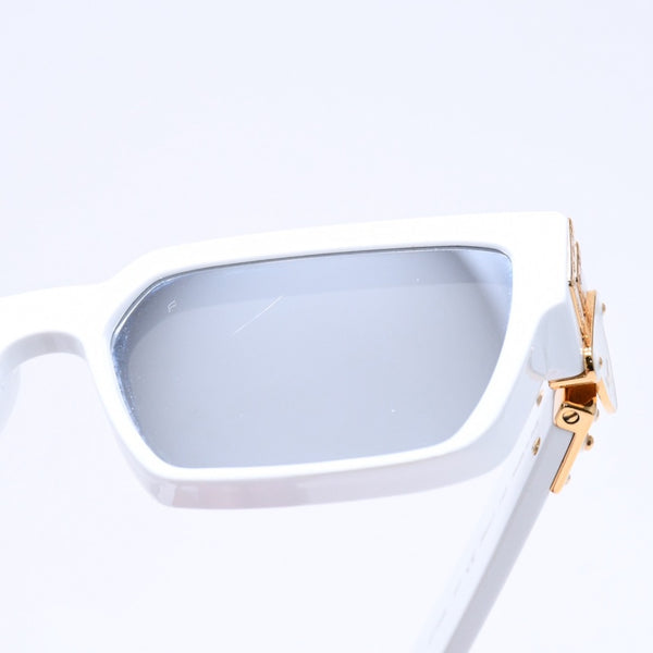 LOUIS VUITTON ルイヴィトン サングラス 1.1 ミリオネア アイウェア Z1166E 9F1 サイズ58□17 145 ホワイト 美品 中古 4a004827