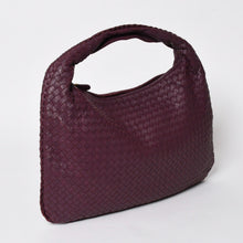 Load image into Gallery viewer, 極美品 BOTTEGA VENETA ボッテガヴェネタ イントレチャート ワンショルダーバッグ ワインレッド パープル 中古 4a005417
