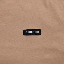 画像をギャラリービューアに読み込む, 極美品 MIU MIU ミュウミュウ コットン ジャージーTシャツ MJE15 ワッペンロゴ カットソー 半袖Tシャツ カメオ ベージュ XSサイズ 中古 4a005008