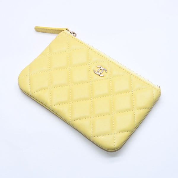 極美品 CHANEL シャネル ポーチ Coco Mark ココマーク イエロー ゴールド金具 23番台 ラムスキン 中古 4a004975