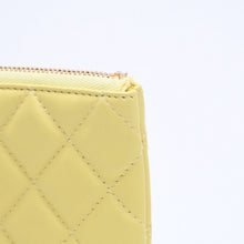 画像をギャラリービューアに読み込む, 極美品 CHANEL シャネル ポーチ Coco Mark ココマーク イエロー ゴールド金具 23番台 ラムスキン 中古 4a004975