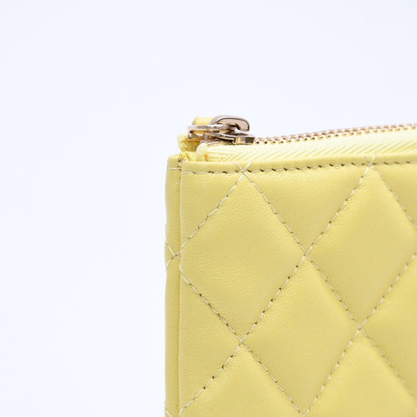 極美品 CHANEL シャネル ポーチ Coco Mark ココマーク イエロー ゴールド金具 23番台 ラムスキン 中古 4a004975