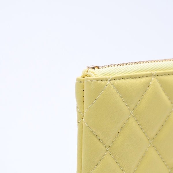 極美品 CHANEL シャネル ポーチ Coco Mark ココマーク イエロー ゴールド金具 23番台 ラムスキン 中古 4a004975