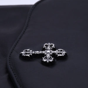 極美品 CHROME HEARTS クロムハーツ クラッチバッグ ダガー スモール フィリグリークロス装飾 ブラック レザー シルバー925 中古 4a004932