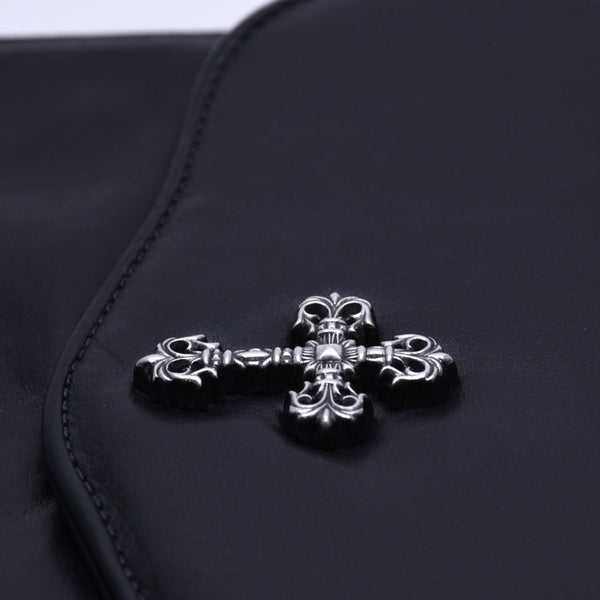 極美品 CHROME HEARTS クロムハーツ クラッチバッグ ダガー スモール フィリグリークロス装飾 ブラック レザー シルバー925 中古 4a004932