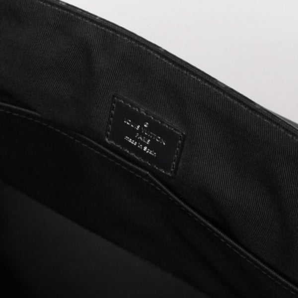 極美品 LOUIS VUITTON ルイヴィトン ディストリクトMM モノグラムエクリプス M44001 ショルダーバッグ ブラック 中古 4a004841