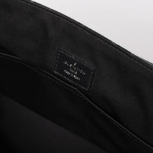 Load image into Gallery viewer, 極美品 LOUIS VUITTON ルイヴィトン ディストリクトMM モノグラムエクリプス M44001 ショルダーバッグ ブラック 中古 4a004841