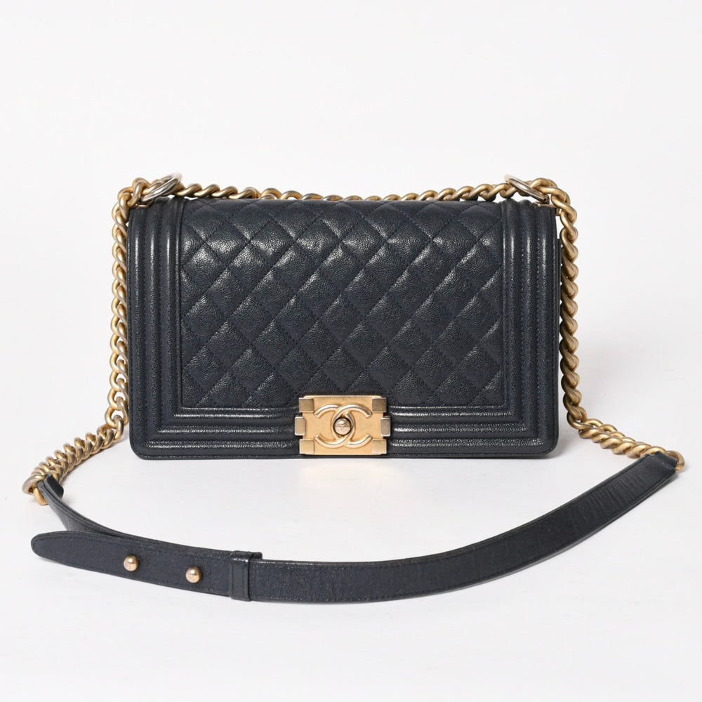 極美品 CHANEL シャネル ボーイシャネル チェーンショルダーバッグ A67086 27番台 キャビアアスキン ココマーク ネイビー ゴールド金具 中古 4a005902