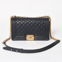 極美品 CHANEL シャネル ボーイシャネル チェーンショルダーバッグ A67086 27番台 キャビアアスキン ココマーク ネイビー ゴールド金具 中古 4a005902