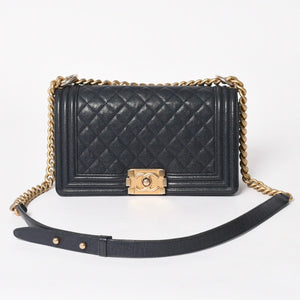 極美品 CHANEL シャネル ボーイシャネル チェーンショルダーバッグ A67086 27番台 キャビアアスキン ココマーク ネイビー ゴールド金具 中古 4a005902