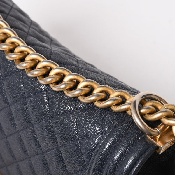 極美品 CHANEL シャネル ボーイシャネル チェーンショルダーバッグ A67086 27番台 キャビアアスキン ココマーク ネイビー ゴールド金具 中古 4a005902
