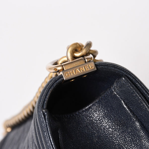 極美品 CHANEL シャネル ボーイシャネル チェーンショルダーバッグ A67086 27番台 キャビアアスキン ココマーク ネイビー ゴールド金具 中古 4a005902