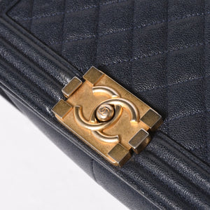 極美品 CHANEL シャネル ボーイシャネル チェーンショルダーバッグ A67086 27番台 キャビアアスキン ココマーク ネイビー ゴールド金具 中古 4a005902