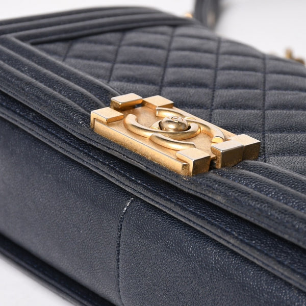 極美品 CHANEL シャネル ボーイシャネル チェーンショルダーバッグ A67086 27番台 キャビアアスキン ココマーク ネイビー ゴールド金具 中古 4a005902