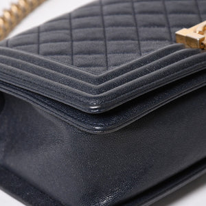 極美品 CHANEL シャネル ボーイシャネル チェーンショルダーバッグ A67086 27番台 キャビアアスキン ココマーク ネイビー ゴールド金具 中古 4a005902