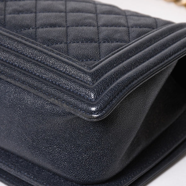 極美品 CHANEL シャネル ボーイシャネル チェーンショルダーバッグ A67086 27番台 キャビアアスキン ココマーク ネイビー ゴールド金具 中古 4a005902