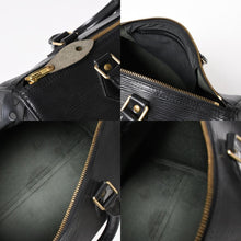 Load image into Gallery viewer, 極美品 LOUIS VUITTON ルイヴィトン スピーディ30 ハンドバッグ M59022 エピレザー ブラック ゴールド金具 中古 4a004846