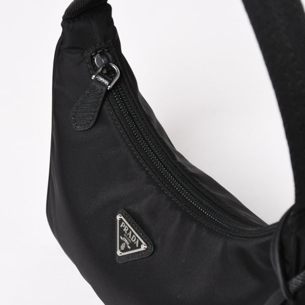 極美品 PRADA プラダ ホーボー ワンショルダーバッグ MV515 トライアングルロゴプレート ナイロン ブラック 中古 4a004858