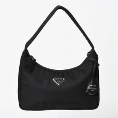 極美品 PRADA プラダ ホーボー ワンショルダーバッグ MV515 トライアングルロゴプレート ナイロン ブラック 中古 4a004858