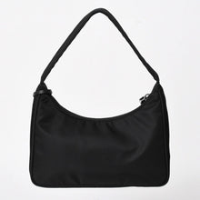 Load image into Gallery viewer, 極美品 PRADA プラダ ホーボー ワンショルダーバッグ MV515 トライアングルロゴプレート ナイロン ブラック 中古 4a004858