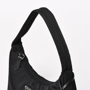 極美品 PRADA プラダ ホーボー ワンショルダーバッグ MV515 トライアングルロゴプレート ナイロン ブラック 中古 4a004858