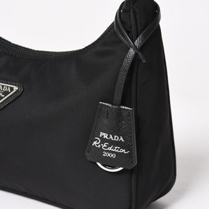 極美品 PRADA プラダ ホーボー ワンショルダーバッグ MV515 トライアングルロゴプレート ナイロン ブラック 中古 4a004858