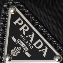 Load image into Gallery viewer, 極美品 PRADA プラダ ホーボー ワンショルダーバッグ MV515 トライアングルロゴプレート ナイロン ブラック 中古 4a004858