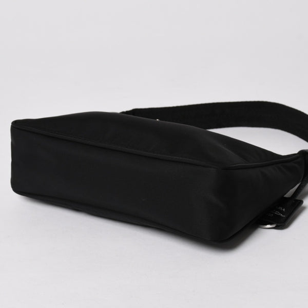 極美品 PRADA プラダ ホーボー ワンショルダーバッグ MV515 トライアングルロゴプレート ナイロン ブラック 中古 4a004858