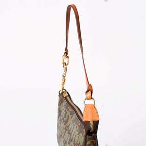 極美品 LOUIS VUITTON ルイヴィトン ポシェットアクセソワールモノグラムグラフィティ M92191 ハンドバッグ カーキ 中古 4a004856