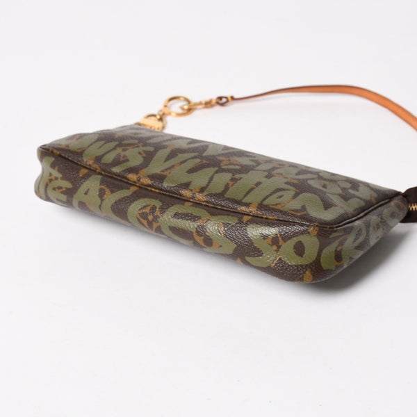 極美品 LOUIS VUITTON ルイヴィトン ポシェットアクセソワールモノグラムグラフィティ M92191 ハンドバッグ カーキ 中古 4a004856
