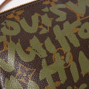 極美品 LOUIS VUITTON ルイヴィトン ポシェットアクセソワールモノグラムグラフィティ M92191 ハンドバッグ カーキ 中古 4a004856
