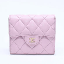 Load image into Gallery viewer, CHANEL シャネル コンパクトウォレット 三つ折り財布 ランダム番台 ココマーク キャビアスキン ピンク ゴールド金具 美品 中古 4a005095