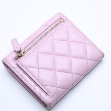 Load image into Gallery viewer, CHANEL シャネル コンパクトウォレット 三つ折り財布 ランダム番台 ココマーク キャビアスキン ピンク ゴールド金具 美品 中古 4a005095