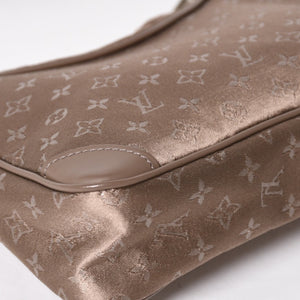 極美品 LOUIS VUITTON ルイヴィトン モノグラムサテン リトルブローニュ ショルダーバッグ M92143 ベージュ サテン生地 レザー シルバー金具 中古 4a005263