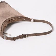 Load image into Gallery viewer, 極美品 LOUIS VUITTON ルイヴィトン モノグラムサテン リトルブローニュ ショルダーバッグ M92143 ベージュ サテン生地 レザー シルバー金具 中古 4a005263