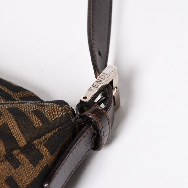 FENDI フェンディ ズッカ柄 マンマバケット ショルダーバッグ 26325 キャンバス レザー ブラウン FFバックル シルバー金具 美品 中古 4a005256