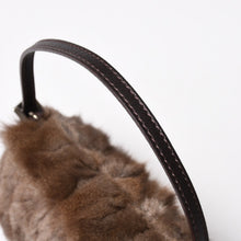 Load image into Gallery viewer, 極美品 FENDI フェンディ マンマバケット ハンドバッグ 8BR180 ファー レザー ブラウン ヴィンテージ シルバー金具 中古 4a005277