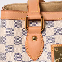 Load image into Gallery viewer, 極美品 LOUIS VUITTON ルイヴィトン ハンドバッグ N51207 ハムステッドPM ホワイト ダミエアズール中古 4a004881